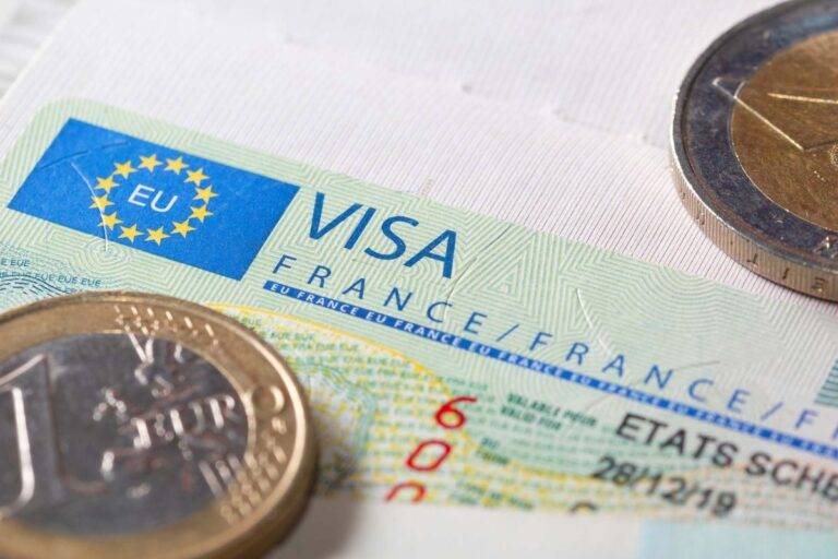 21 High-Demand Jobs in France Offering Pathways to a Work Visa