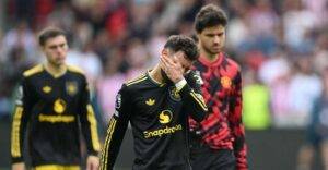 Fernandes Misses Penalty as Manchester United Fall 3-1 to Brentford in Premier League Clash